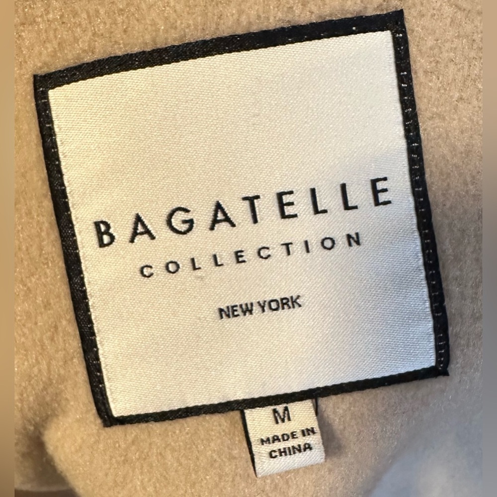 Bagatelle Women’s 3 Button Long Sleeve Tan Fleece Jacket. Medium. - Picture 4 of 5